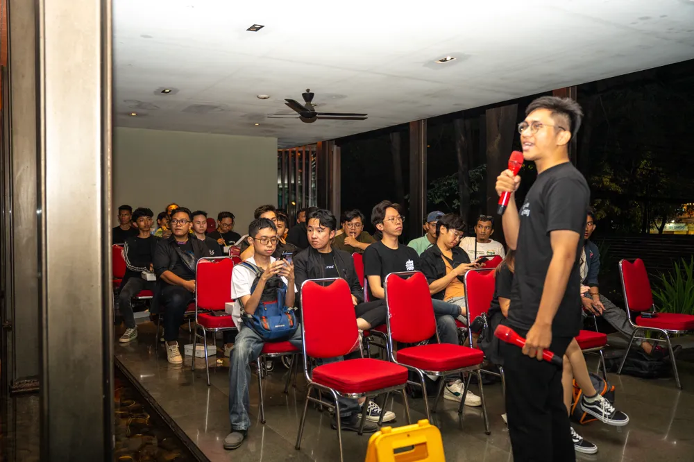 Foto asli: Nuel ngisi sesi
